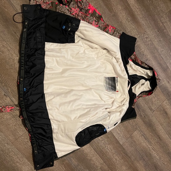 Snowboarding jacket - Picture 3 of 4